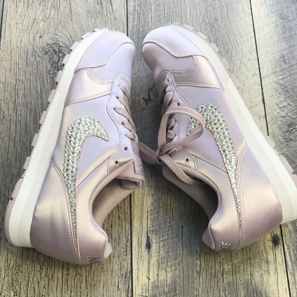 NWT Nike&Swarovski Crystal MD Runner2 Arctic Pink - Picture 5 of 8